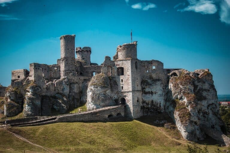 zamek_ogrodzieniec_4